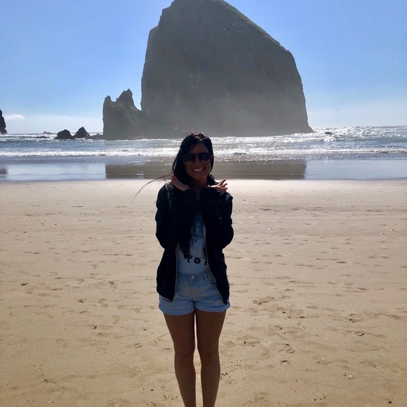 Meet your Posher, Melissa - Picture 2 of 7